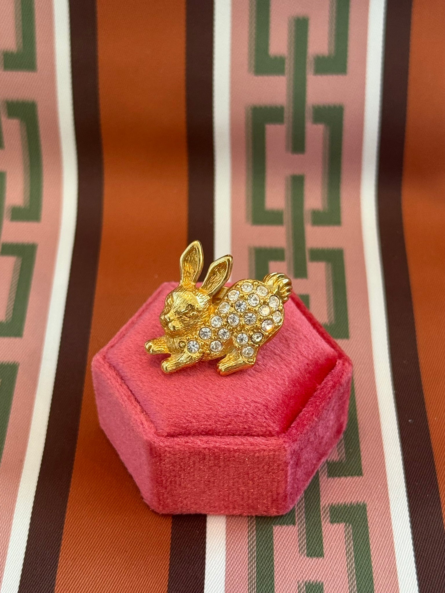 Vintage AVON Bunny Rabbit Brooch