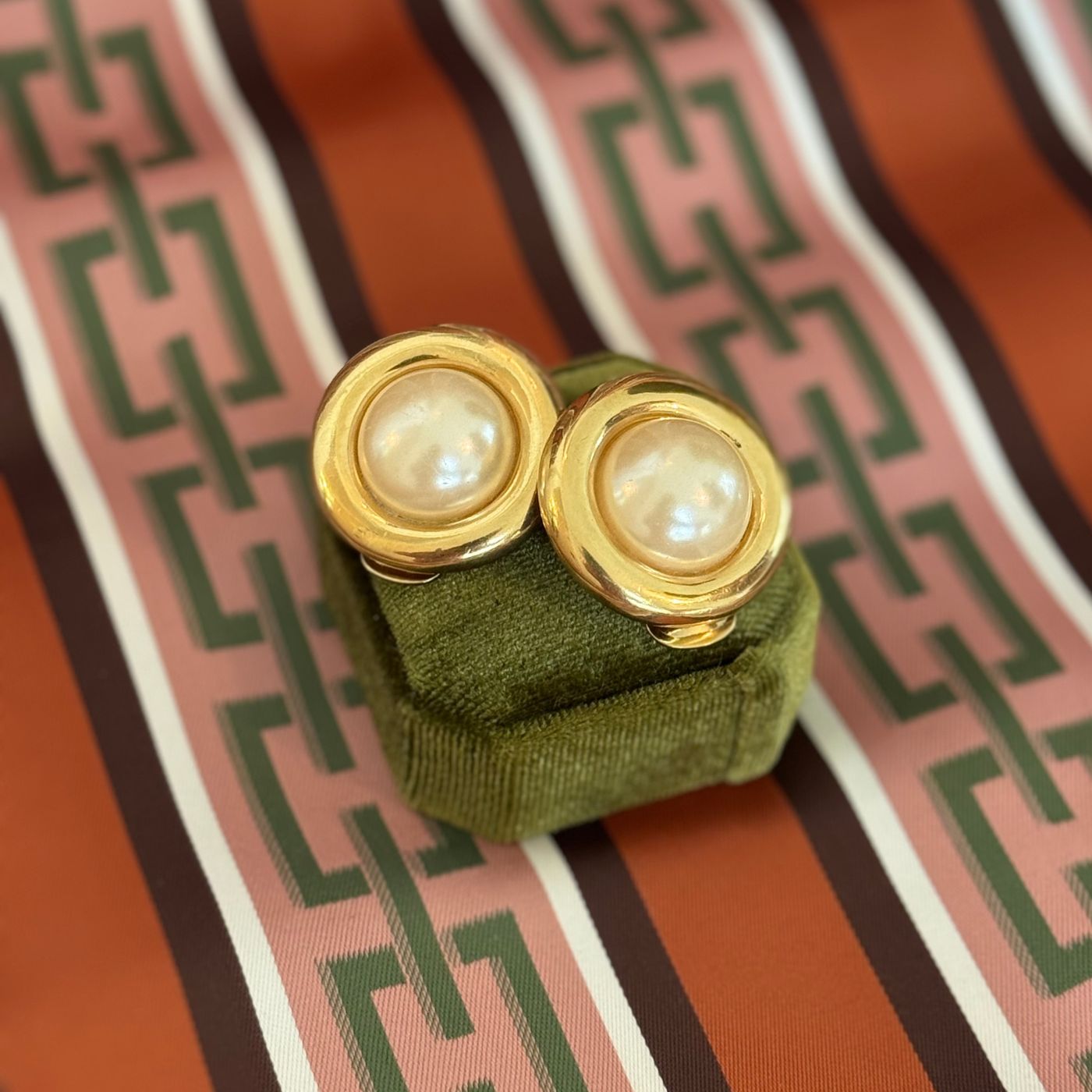 Vintage 1980s Pearl Clip-On Earrings