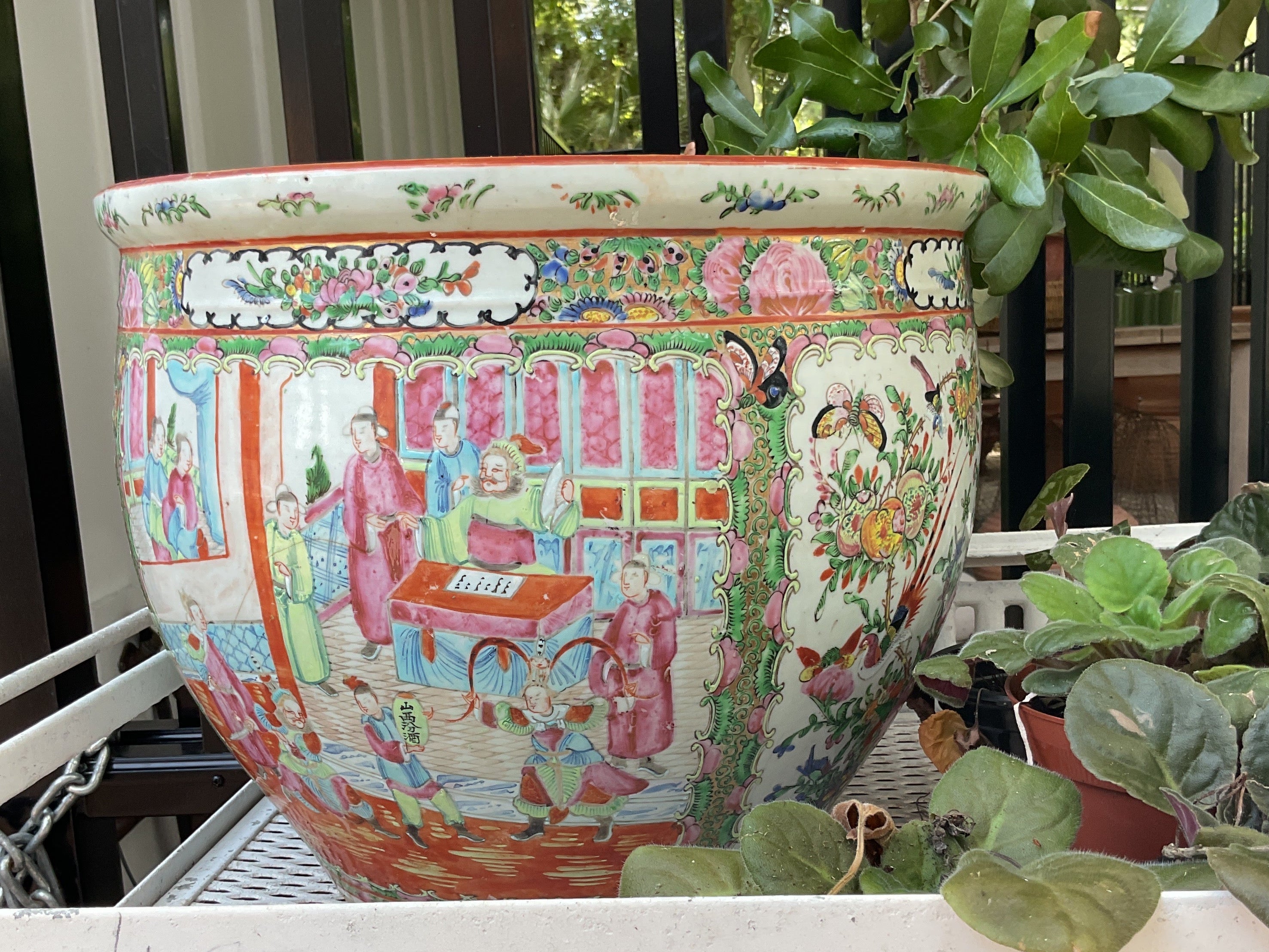 Chinese Export Porcelain Rose Medallion Jardinere