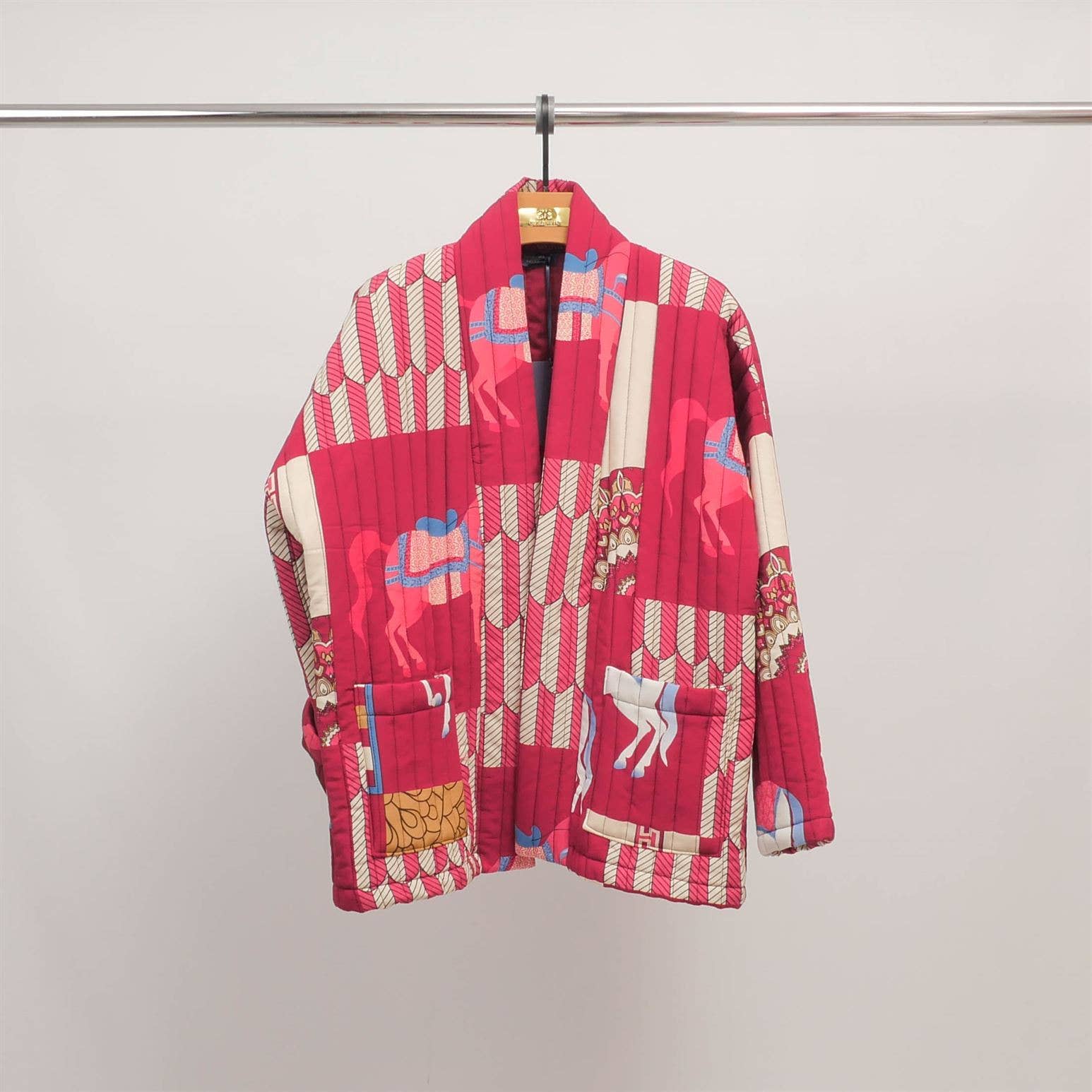 Quilted kimono horse print jacket in Bordeaux