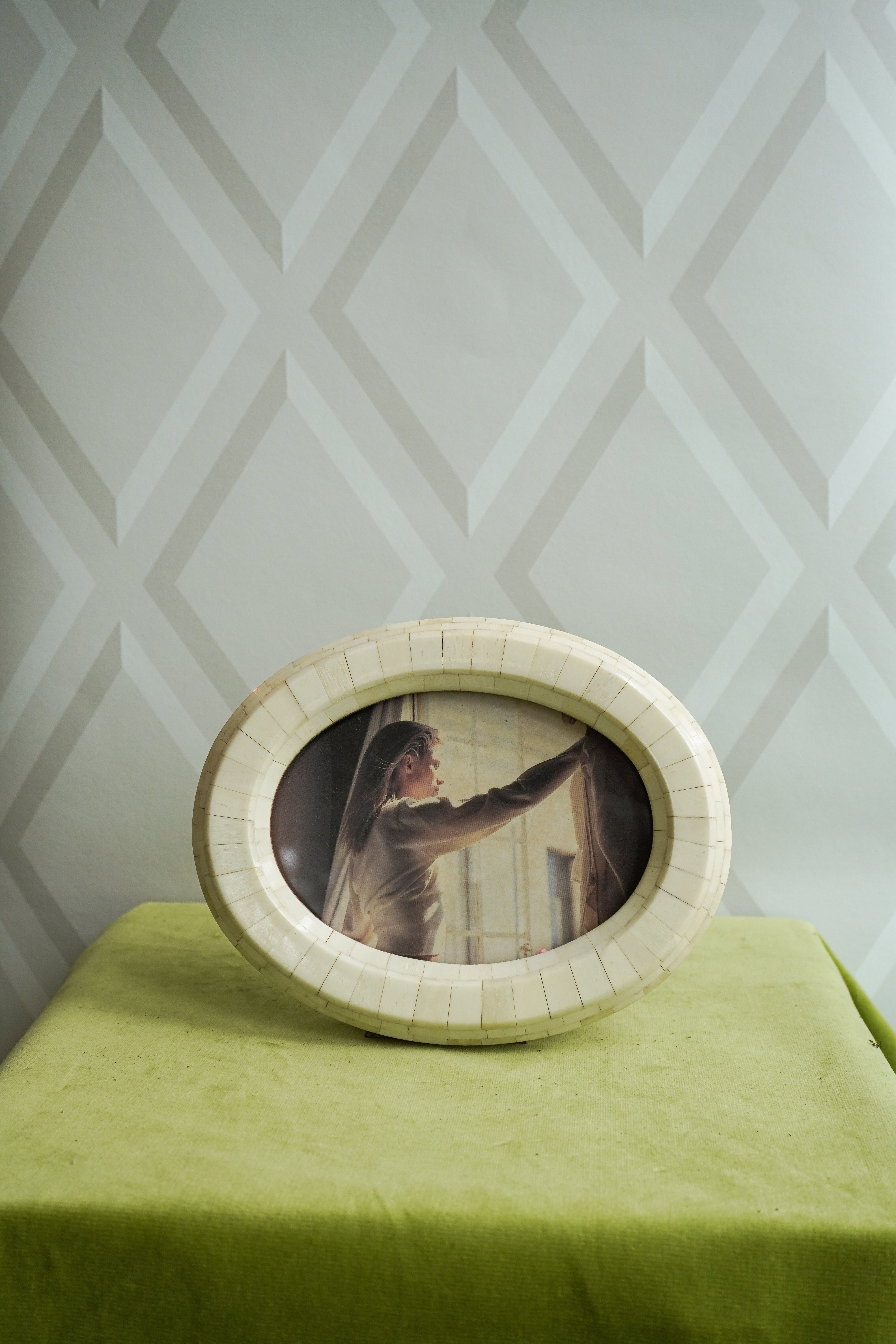 Vintage Oval Bone Inlay Picture Frame