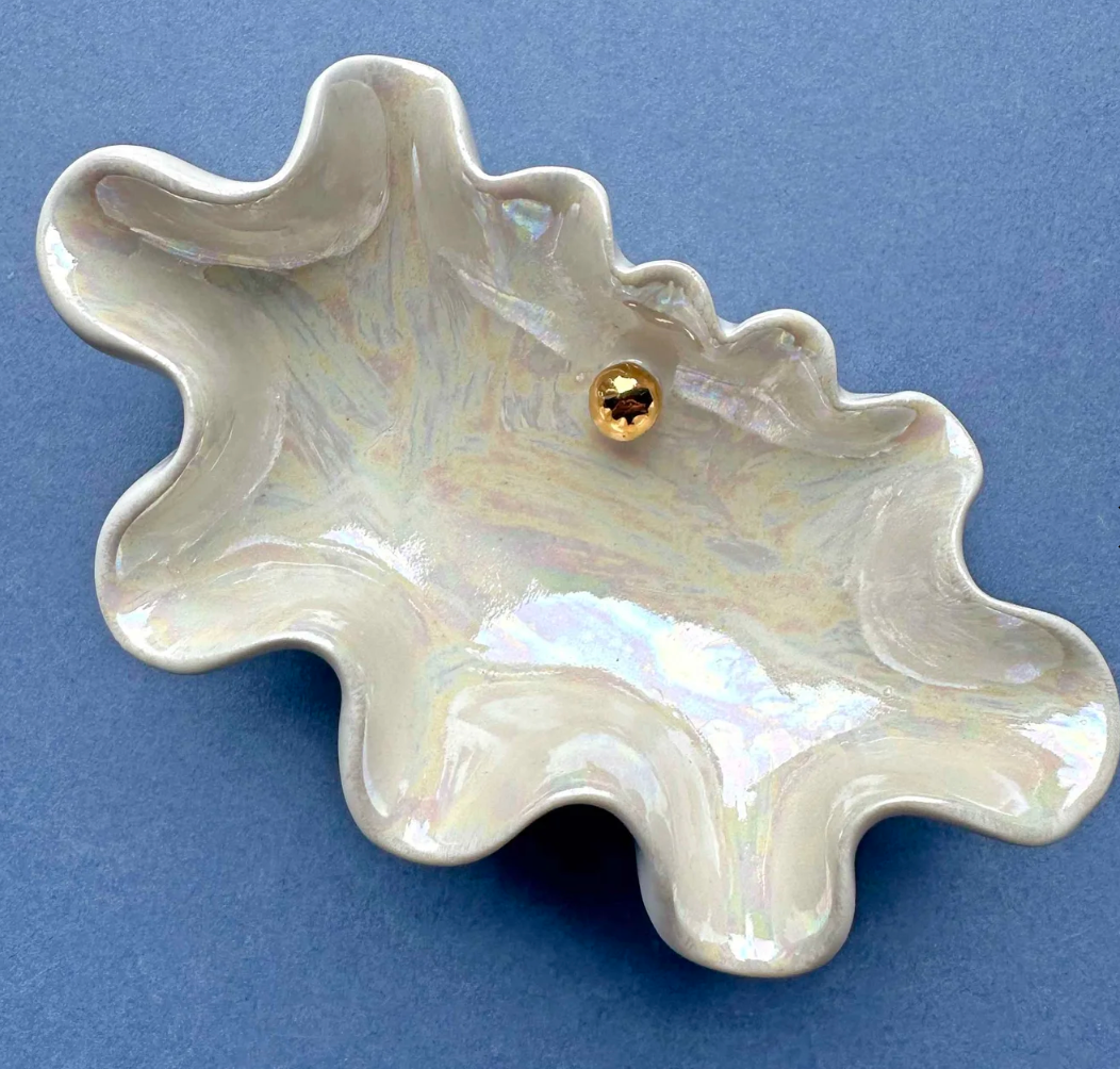 Porcelain Mother of Pearl Clam Shell Pinch Pot